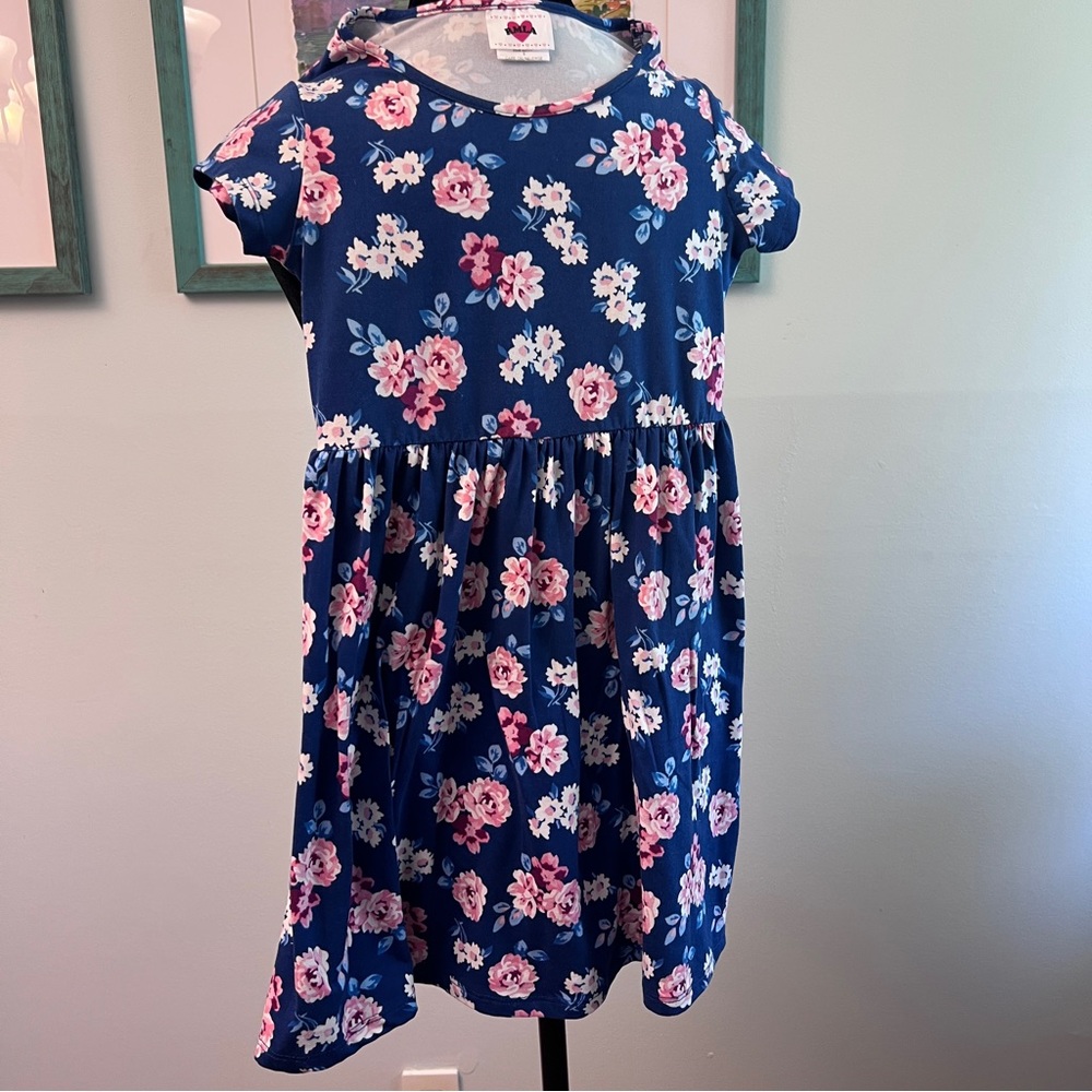 Blue dress with flowers stretchy and sweet size 8